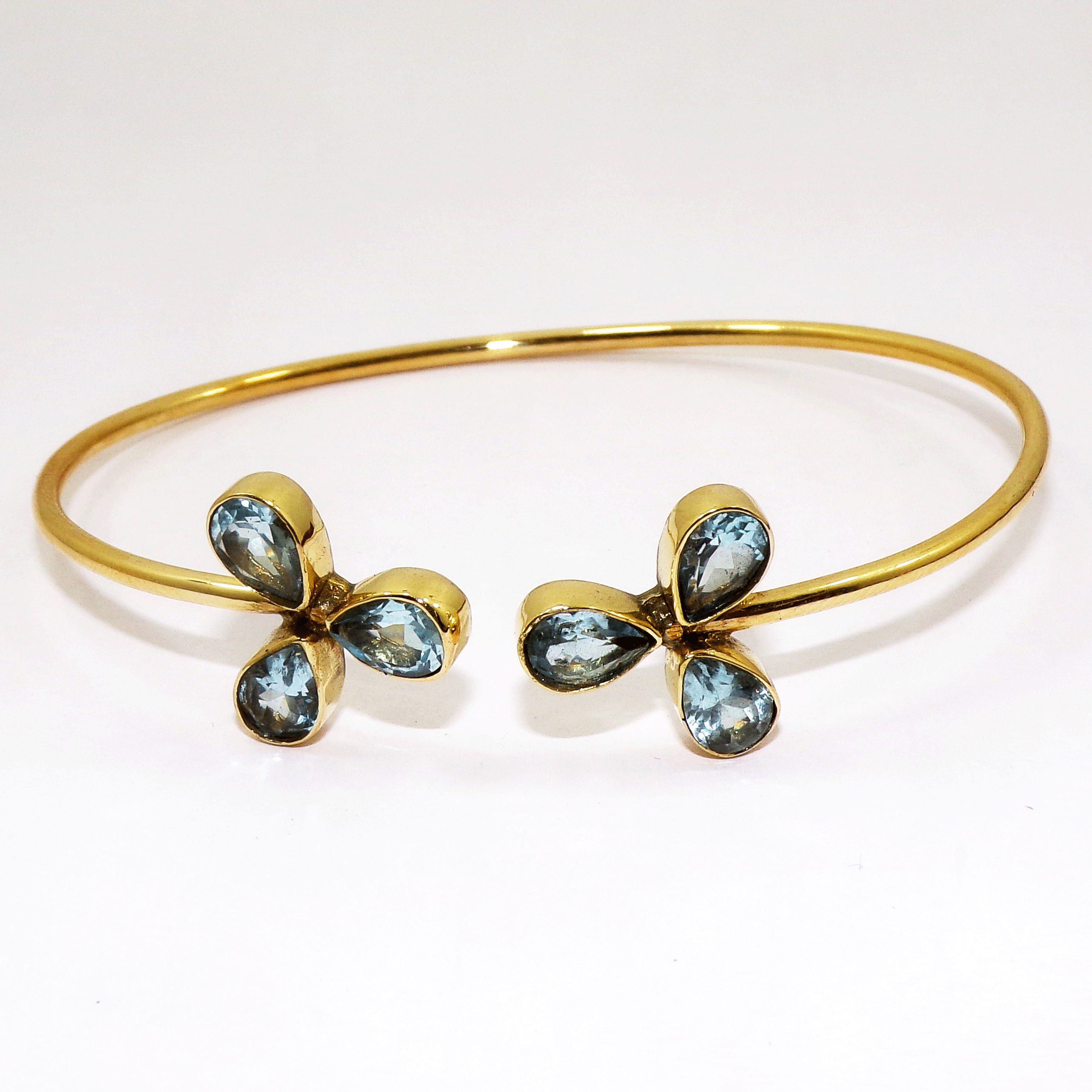 Exquisite Blue Topaz Cut D - JBB999 Newly Collection Pear Shape With 18ct Gold Plating Brass Bangle